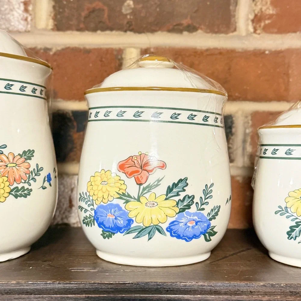 Vintage 1982 M Kamenstein Floral‎ Ceramic Kitchen Canister Set of 3 Cream Multi